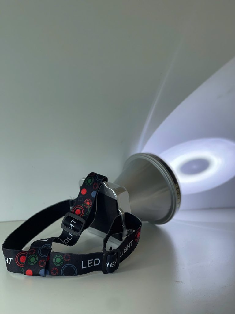 Đèn soi ếch pin liền mã đèn A1 thiết kế chóa 10cm , thân vỏ nhựa ABS , 3 pin 18650